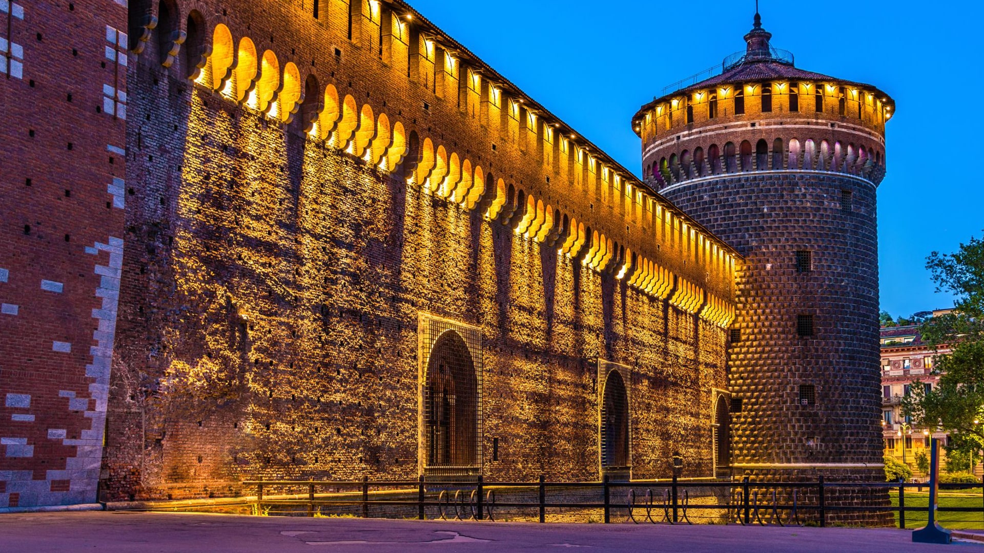Star Tour Italia - Guida Turistica Milano, Bergamo, Monza, Pavia, Como, ect. Visita Guidata nei Musei d'Italia, Tour Famiglie e Tour Bambini